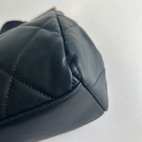 Bradgley Mischka Black Leather Quilted Handbag - Picture 9 of 12